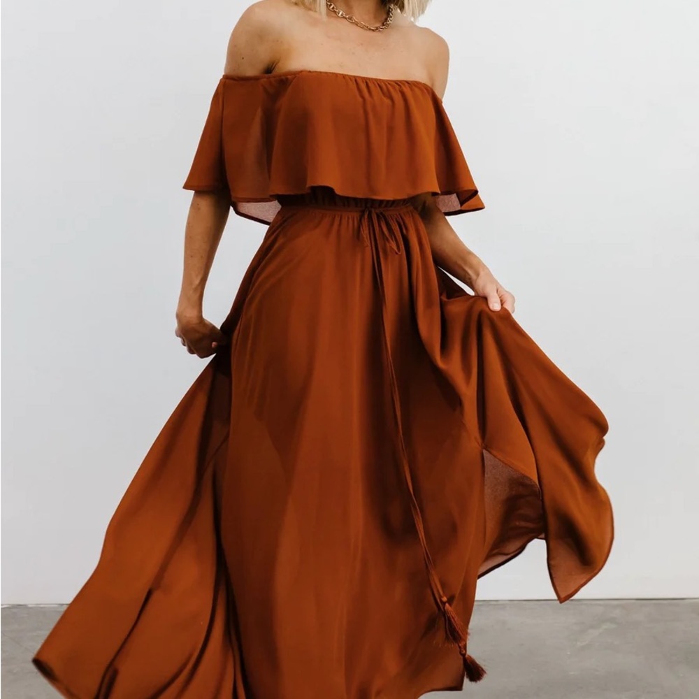 “VICTORIA” Off-Shoulder Maxi Dress 🧡